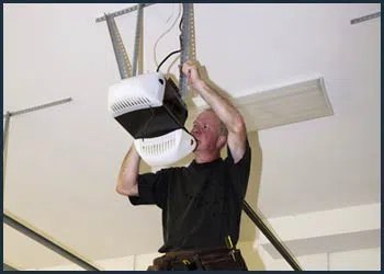 Garage Doors Store Repairs Longwood, FL 407-499-0018 - cont-gdr-door-opener-08m